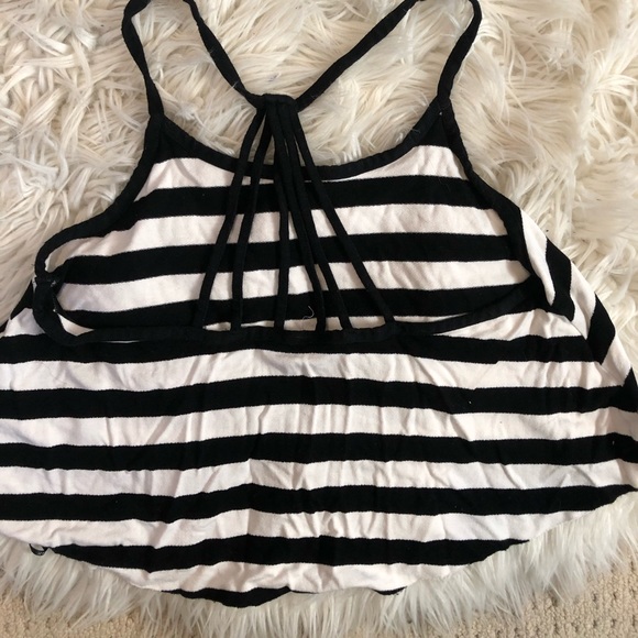 BLACK AND WHITE CROPPED SHIRT - Picture 2 of 2